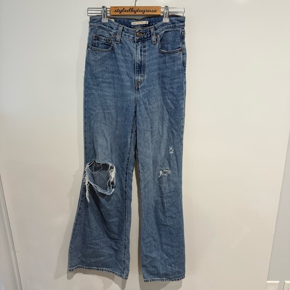 Levi’s High Loose Flare Jean - Picture 6 of 11